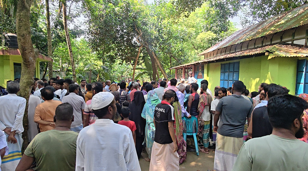 সোনার চেইন ছিনতাই করতে গিয়ে বৃদ্ধাকে গলাকেটে হত্যা, গ্রেপ্তার ১