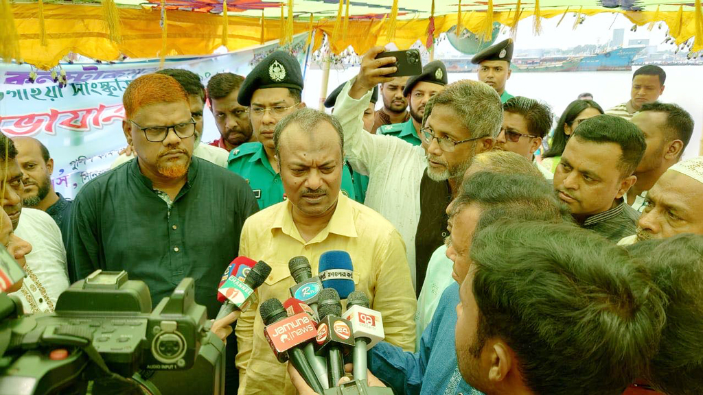 কর্ণফুলীর তীরে অবৈধ স্থাপনা উচ্ছেদে কোনো আপস নয়: সিএমপি কমিশনার