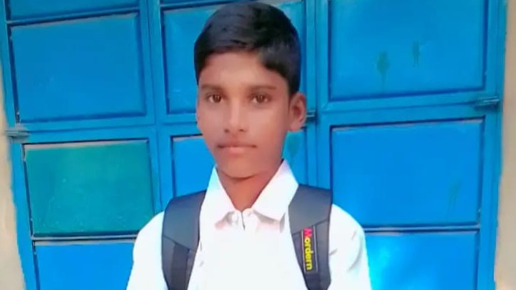 কর্ণফুলীতে উল্টা পথের পিকআপের ধাক্কায় নিহত স্কুলছাত্র