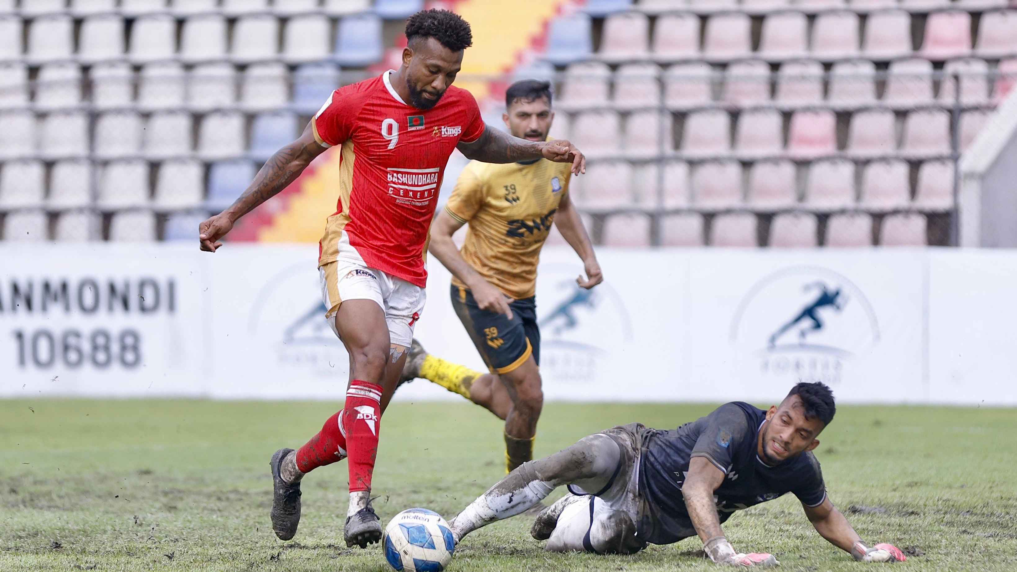 ব্রাদার্সের জালে হালি গোল দিয়ে ফাইনালে কিংস