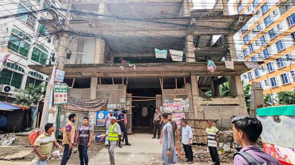কুসিকের অভিযান, এডিস মশার লার্ভা পাওয়ায় দুই ভবনমালিককে জরিমানা