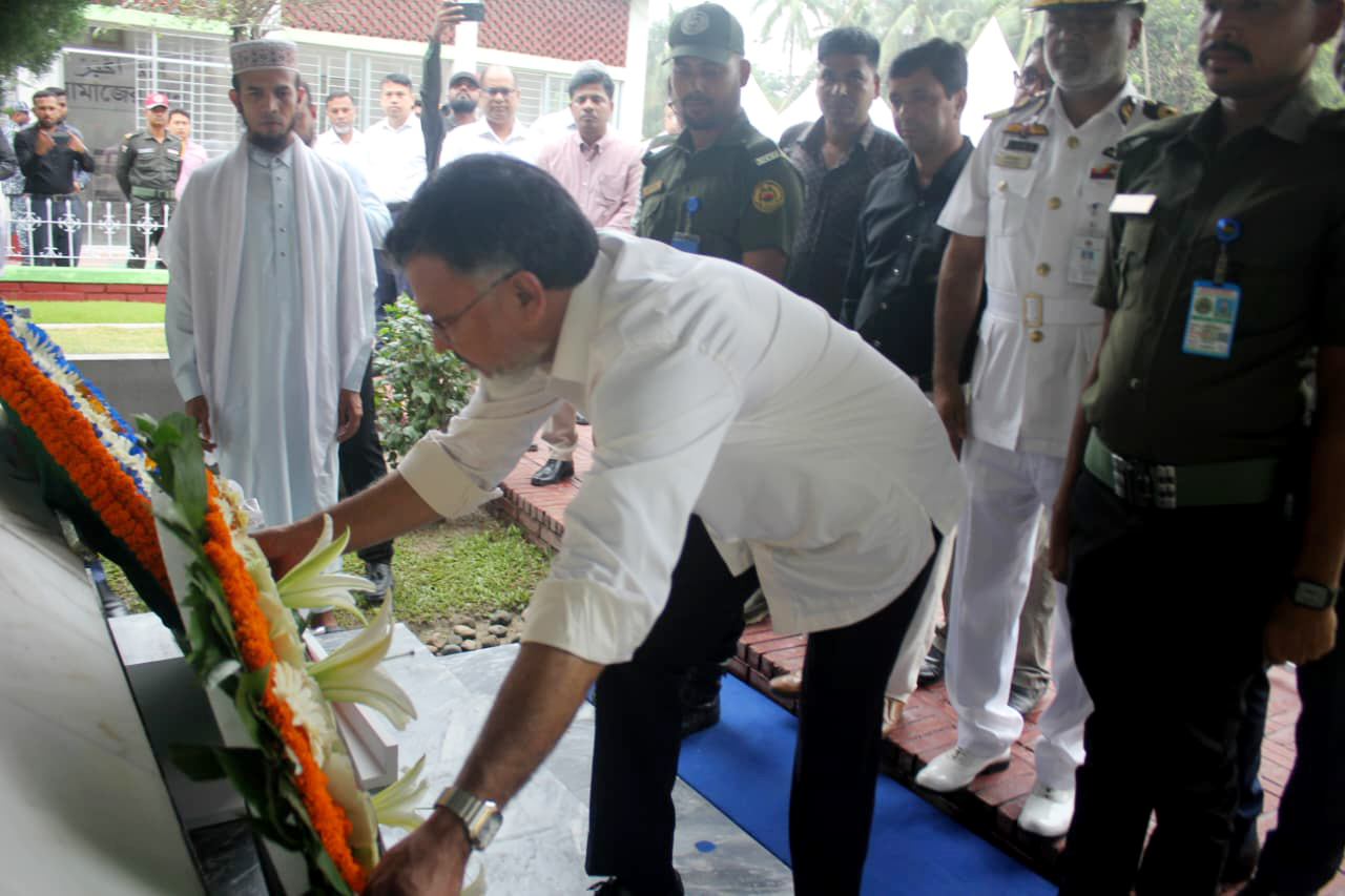 সাবেক কৃষিমন্ত্রী মাহবুব আলী খানের মৃত্যুবার্ষিকীতে ডিএনসিসি প্রশাসকের শ্রদ্ধা