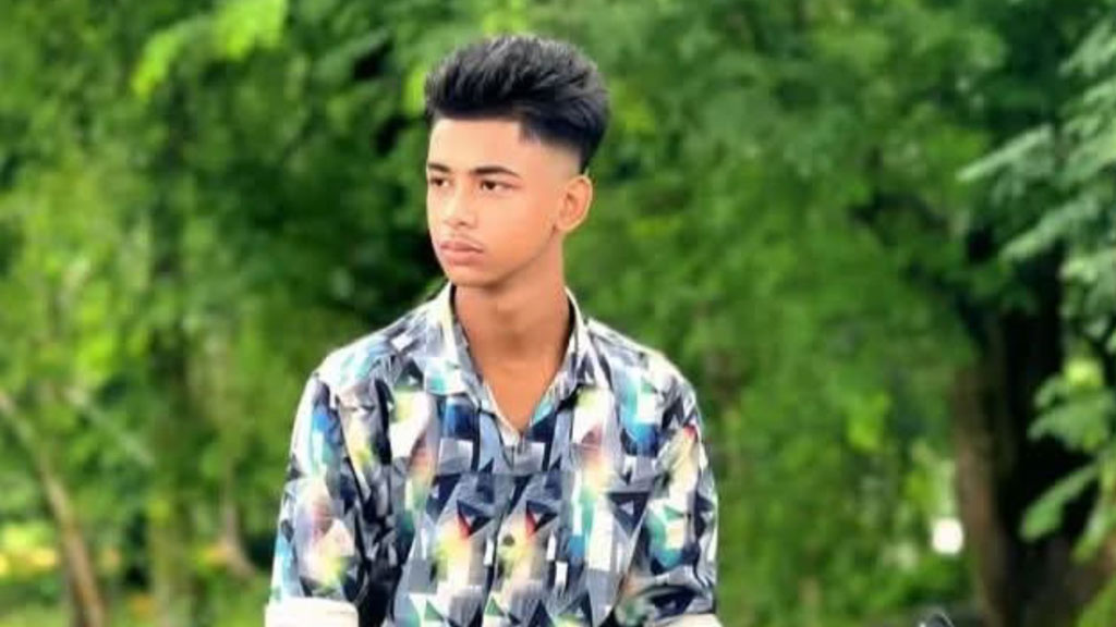 গাছের সঙ্গে মোটরসাইকেলের ধাক্কা, কিশোরের মৃত্যু