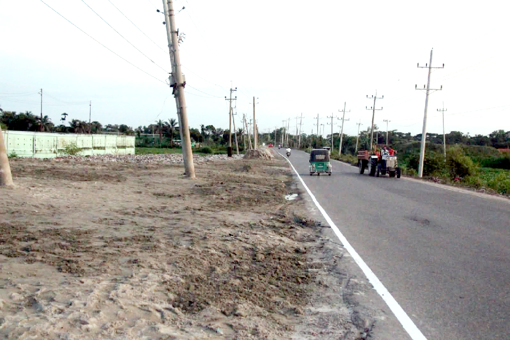 প্রধানমন্ত্রীর সফর ঘিরে দুই দশকের পুরোনো ময়লার ভাগাড়ে বালুচাপা