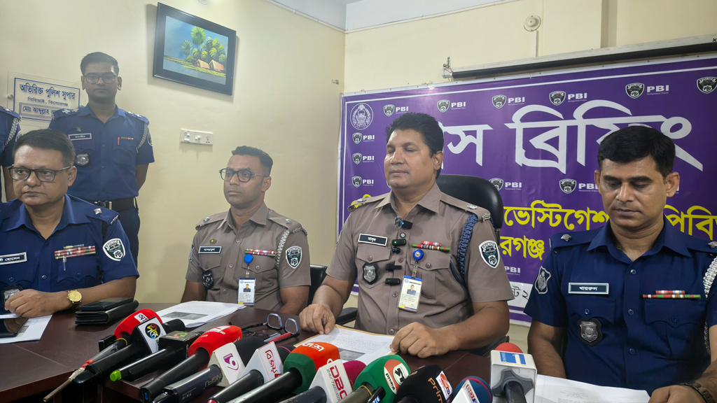 প্রতিপক্ষকে ফাঁসাতে মাকে হত্যা, মামলার বাদী চাম্পা গ্রেপ্তার