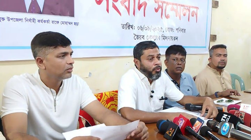অনৈতিক সুবিধা না পেয়ে ড্রেজার জব্দ ও কারাদণ্ড প্রদানের অভিযোগ ইউএনওর বিরুদ্ধে