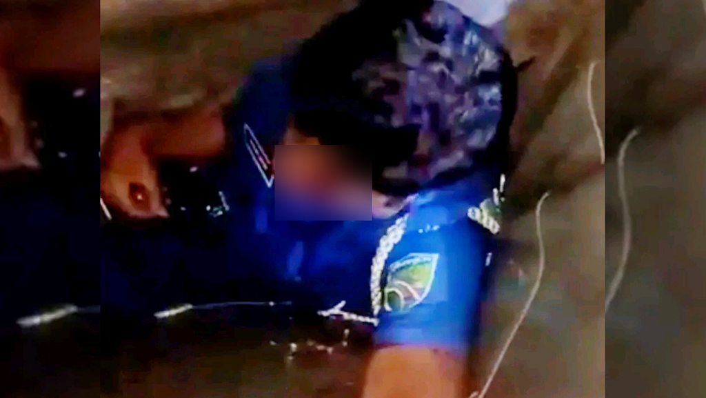 কুলিয়ারচরে ট্রাকের চাকা বিস্ফোরণ, হাইওয়ে পুলিশের পিকআপের ওপর উল্টে কনস্টেবল নিহত