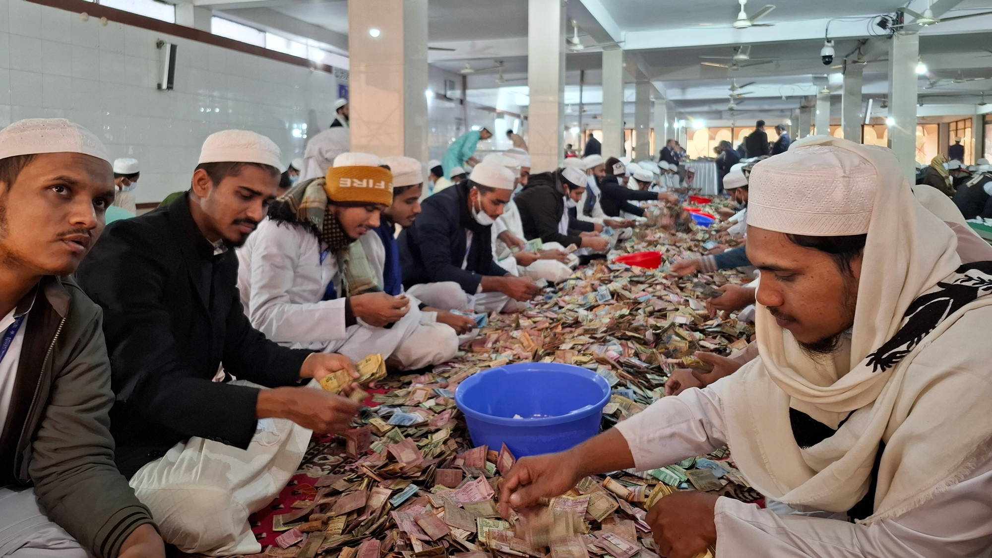 পাগলা মসজিদের দানবাক্সে এবার রেকর্ড ৩৫ বস্তা টাকা, চলছে গণনা