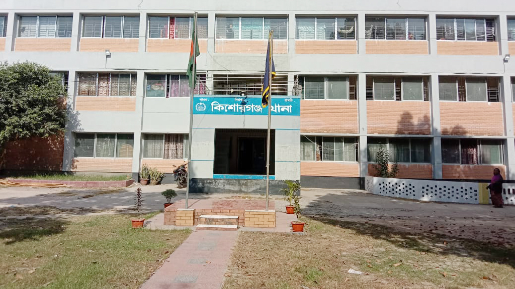 বাবার বাড়ি থেকে ফেরার পথে প্রাণ গেল নারীর