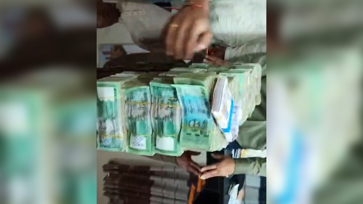 ভৈরবে ১ কোটি ৮৫ হাজার টাকাসহ আটক দুই স্বর্ণকার, ২১ ঘণ্টা পর মুক্ত