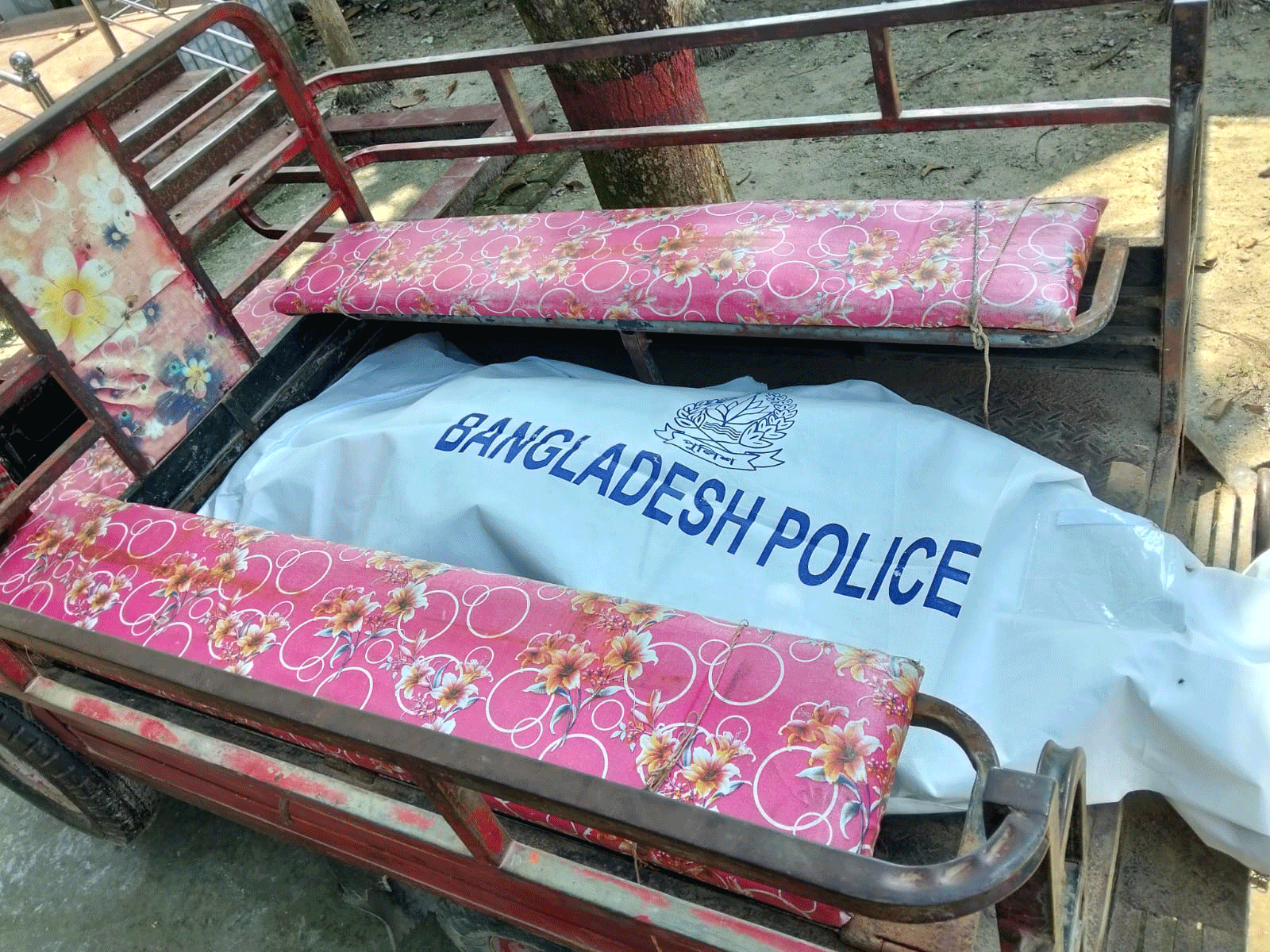 তালাকপ্রাপ্ত নারীকে বিয়েতে পরিবারের অসম্মতি, কিশোরের আত্মহত্যা
