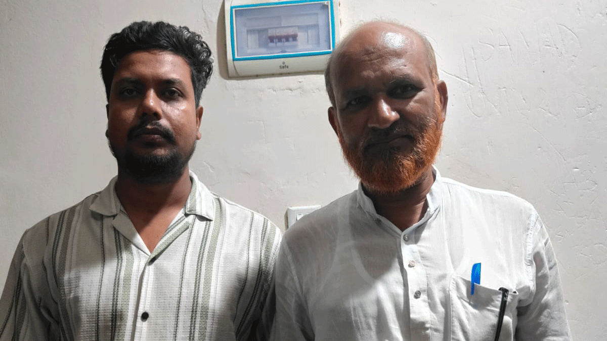 কুষ্টিয়ায় সাংবাদিক পেটানোর অভিযোগে এমপির চাচা ও পিএস গ্রেপ্তার
