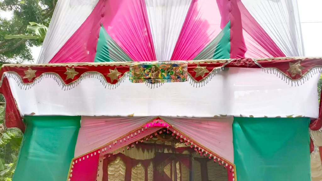 কনের পরিবারকে অস্ত্রের মুখে জিম্মি করে স্বর্ণালংকার ও নগদ অর্থ লুট