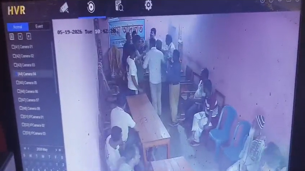 ভিজিএফের চাল ভাগ-বাঁটোয়ারা: দেশীয় অস্ত্র নিয়ে ইউনিয়ন পরিষদে হামলা