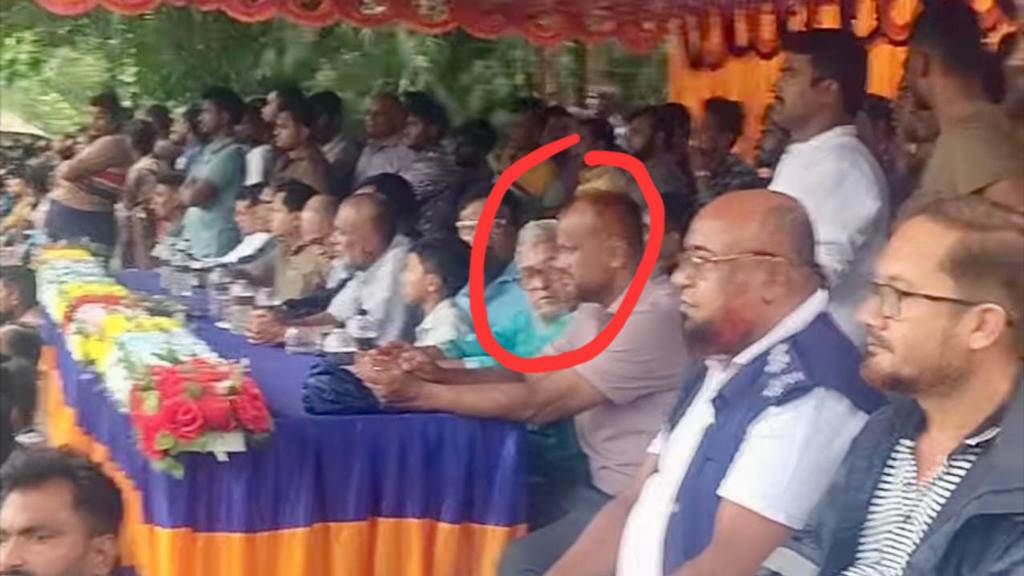 কুষ্টিয়ায় বিএনপি নেতাকে গুলি: একই মঞ্চে দ্বিতীয় আসামি ও পুলিশ কর্মকর্তা, বাকিরা পলাতক