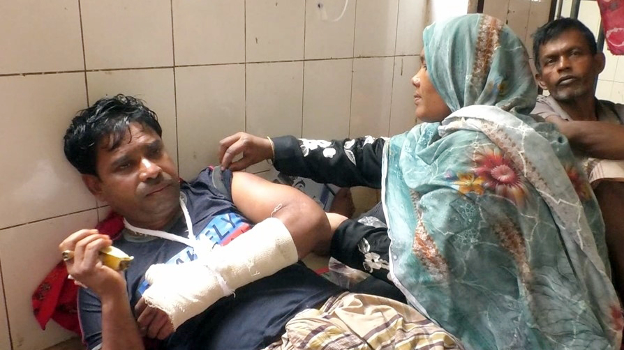 কুষ্টিয়ায় বালু অপসারণকালে দুর্বৃত্তদের গু‌লি, আহত ৪ শ্রমিক