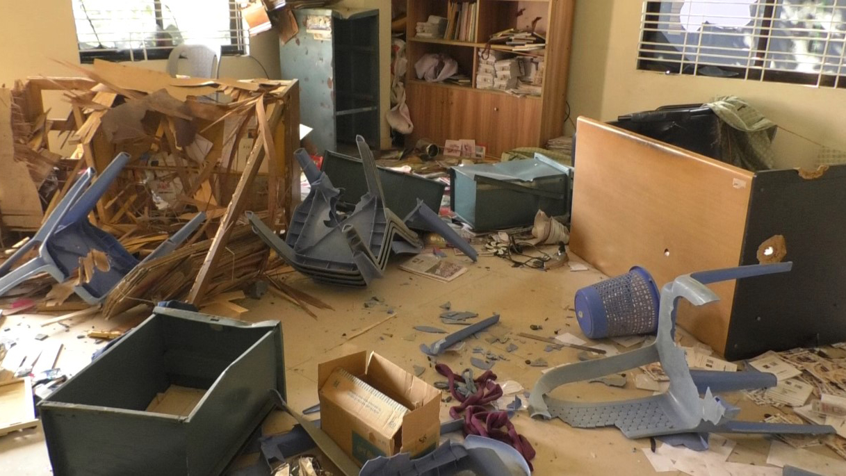 কুষ্টিয়ায় প্রথম আলো অফিসে হামলা ও ভাঙচুর