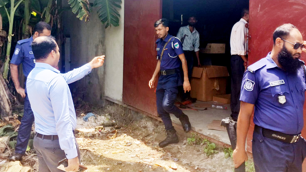অভিযানে দুই কোটি টাকার মালামাল জব্দের দাবি, মামলায় দেখানো হলো ৩ লাখ