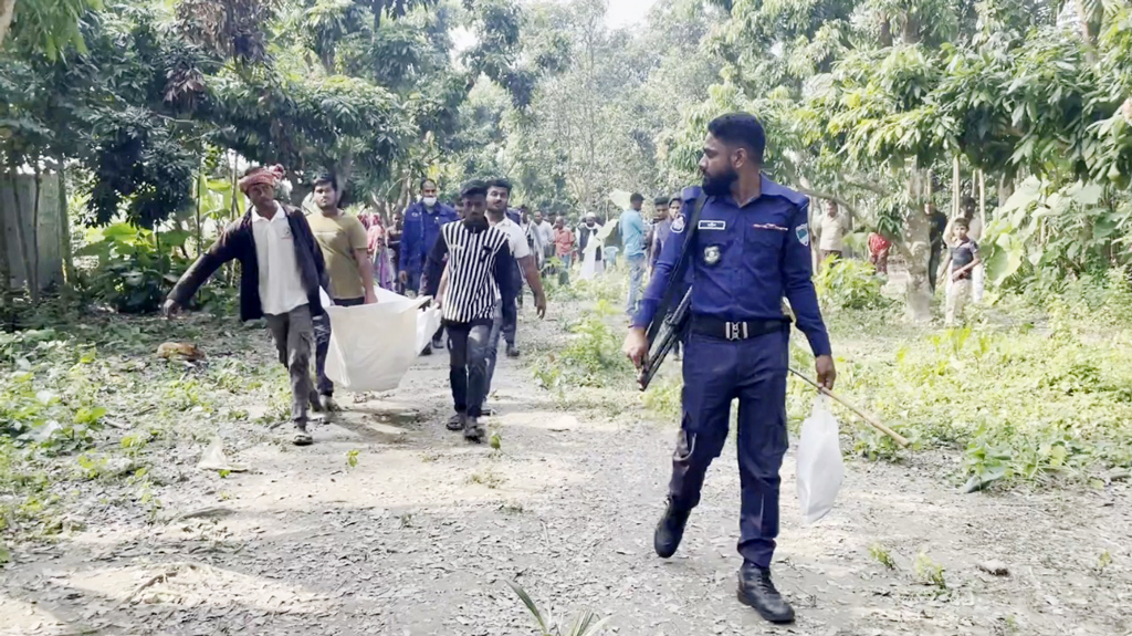 কুষ্টিয়ায় পুকুরে মিলল বৃদ্ধার গলা ও হাত-পা বাঁধা লাশ