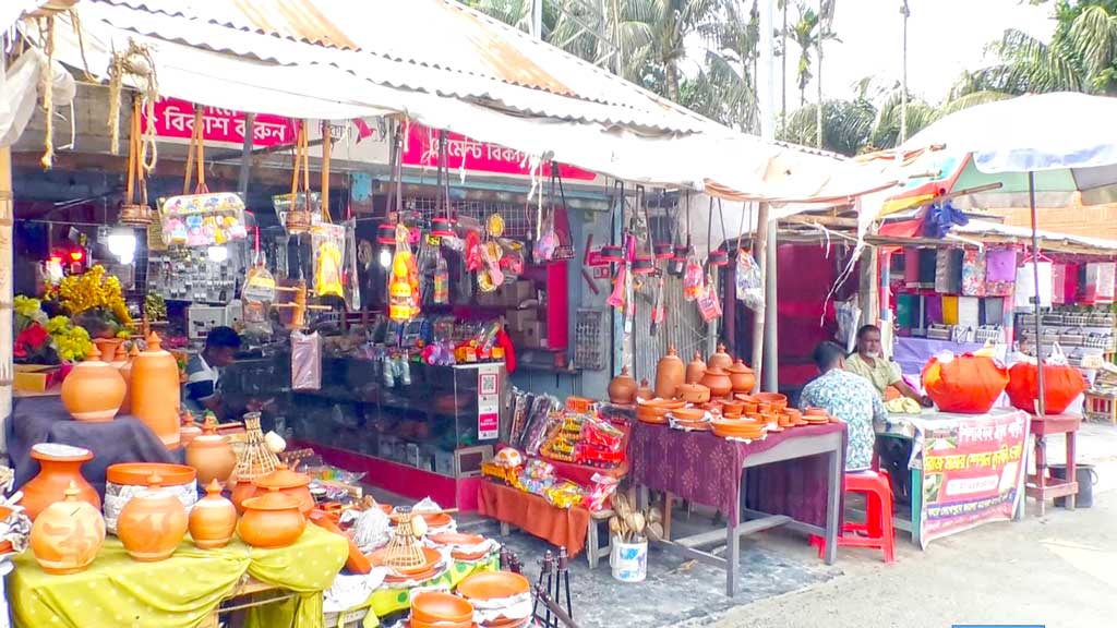 রবীন্দ্রনাথের জন্মদিনে বৈশাখের উৎসবে সেজেছে ‘কুঠিবাড়ি’