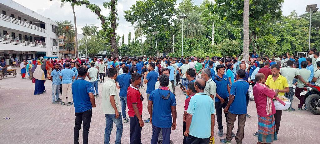 ১২ দফা দাবিতে ব্রিটিশ আমেরিকান টোব্যাকো শ্রমিকদের বিক্ষোভ