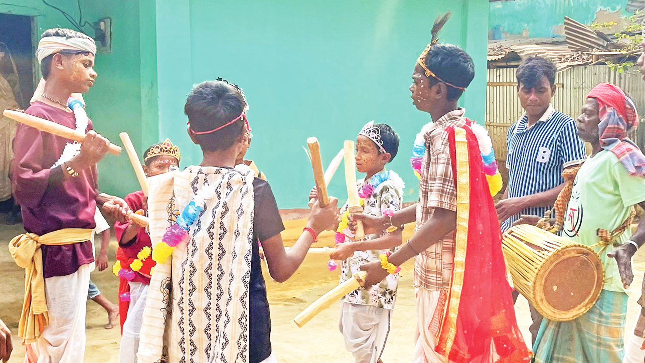 কাঠিনৃত্য