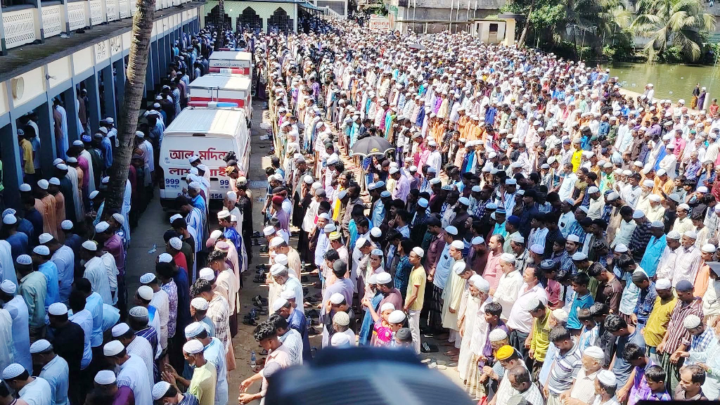 কাতারে সড়ক দুর্ঘটনায় নিহত কানাইঘাটের ৫ প্রবাসীর মরদেহ দেশে, যৌথ জানাজা শেষে দাফন