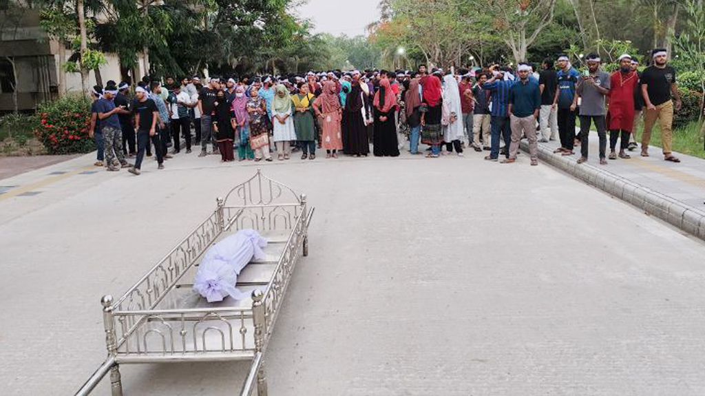 ৫৭ ঘণ্টার অনশনের পর কুয়েটের উপাচার্য ও উপ-উপাচার্যকে অব্যাহতি
