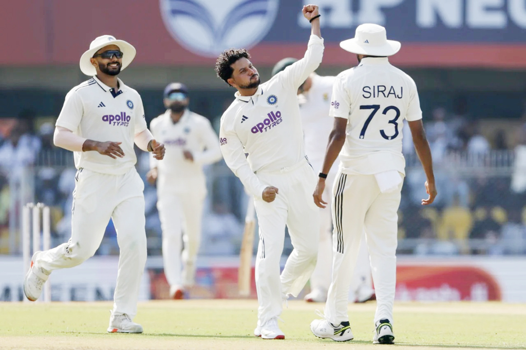 শেষের ঝলকে এগিয়ে ভারত