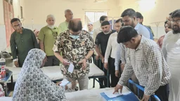 মুরাদনগর স্বাস্থ্য কমপ্লেক্সে স্বাস্থ্যমন্ত্রীর আকস্মিক পরিদর্শন, ৫ চিকিৎসকের বিরুদ্ধে ব্যবস্থা নেওয়ার নির্দেশ