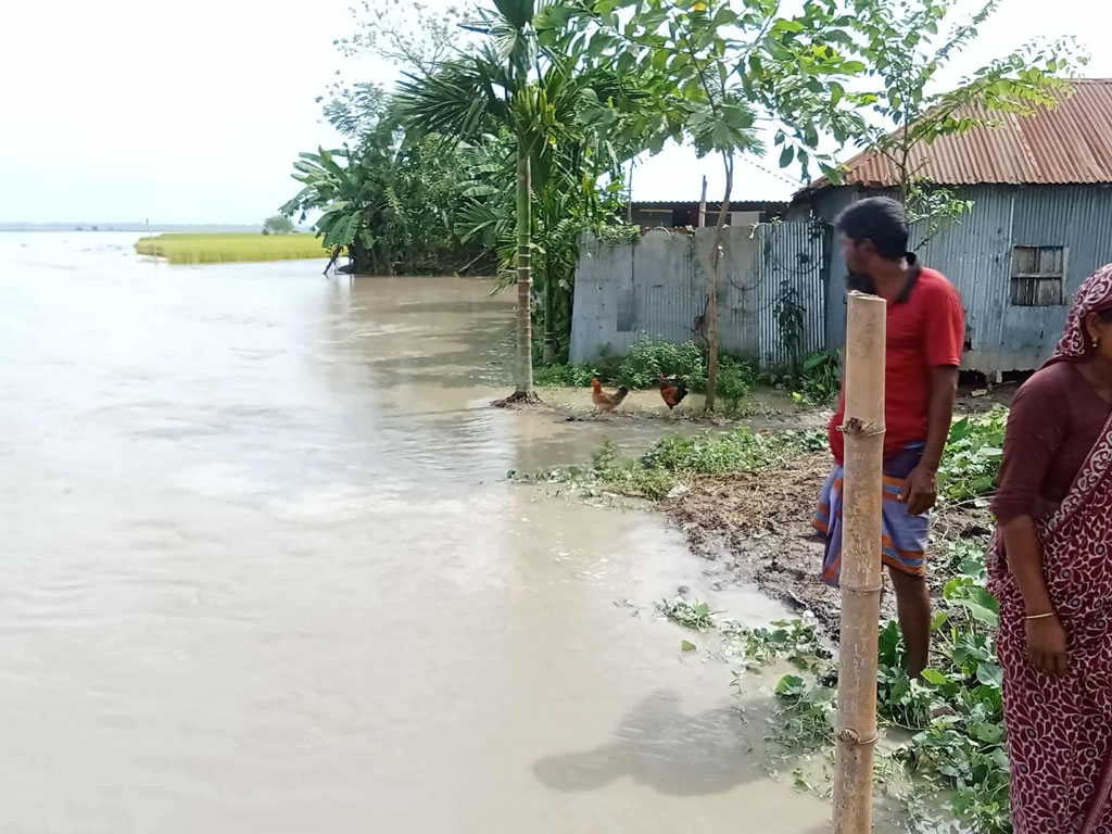পানি কমলেও দুর্ভোগে তিস্তাপারের মানুষ