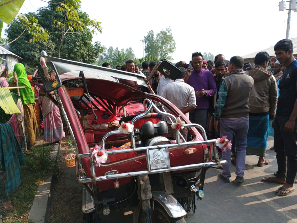 কুড়িগ্রামে অটোরিকশায় ট্রাকের ধাক্কা, মা-মেয়ে নিহত