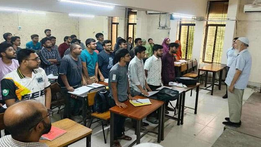 ৫ মাস পর সচল কুয়েট, ক্লাসে ফিরেছেন শিক্ষক-শিক্ষার্থীরা