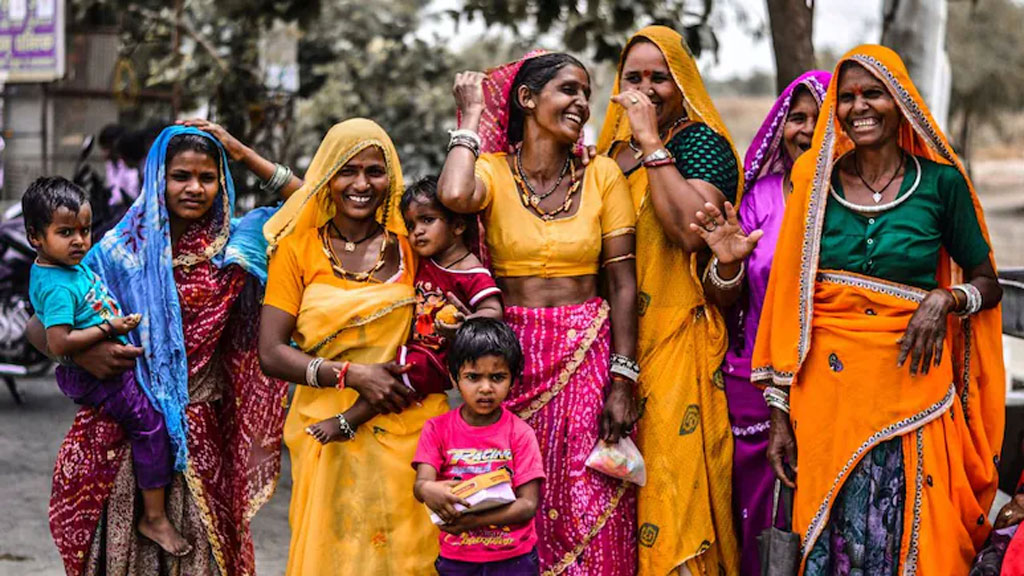নারীর জন্য আর্থিক প্রণোদনা পেলেন ১৪ হাজার পুরুষ, মহারাষ্ট্র সরকারের গচ্চা ১৬৪০ কোটি রুপি