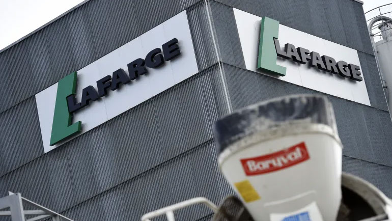 সিরিয়ায় আইএসকে অর্থ দিয়েছিল ফরাসি সিমেন্ট কোম্পানি লাফার্জ