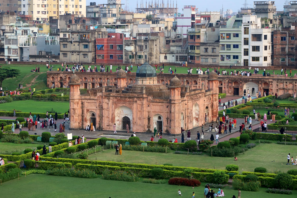 বিনোদনকেন্দ্রগুলোতে ঈদ আনন্দ