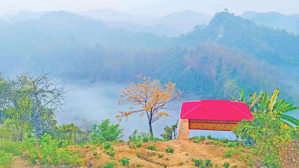 ঘুরে আসুন লামা থেকে