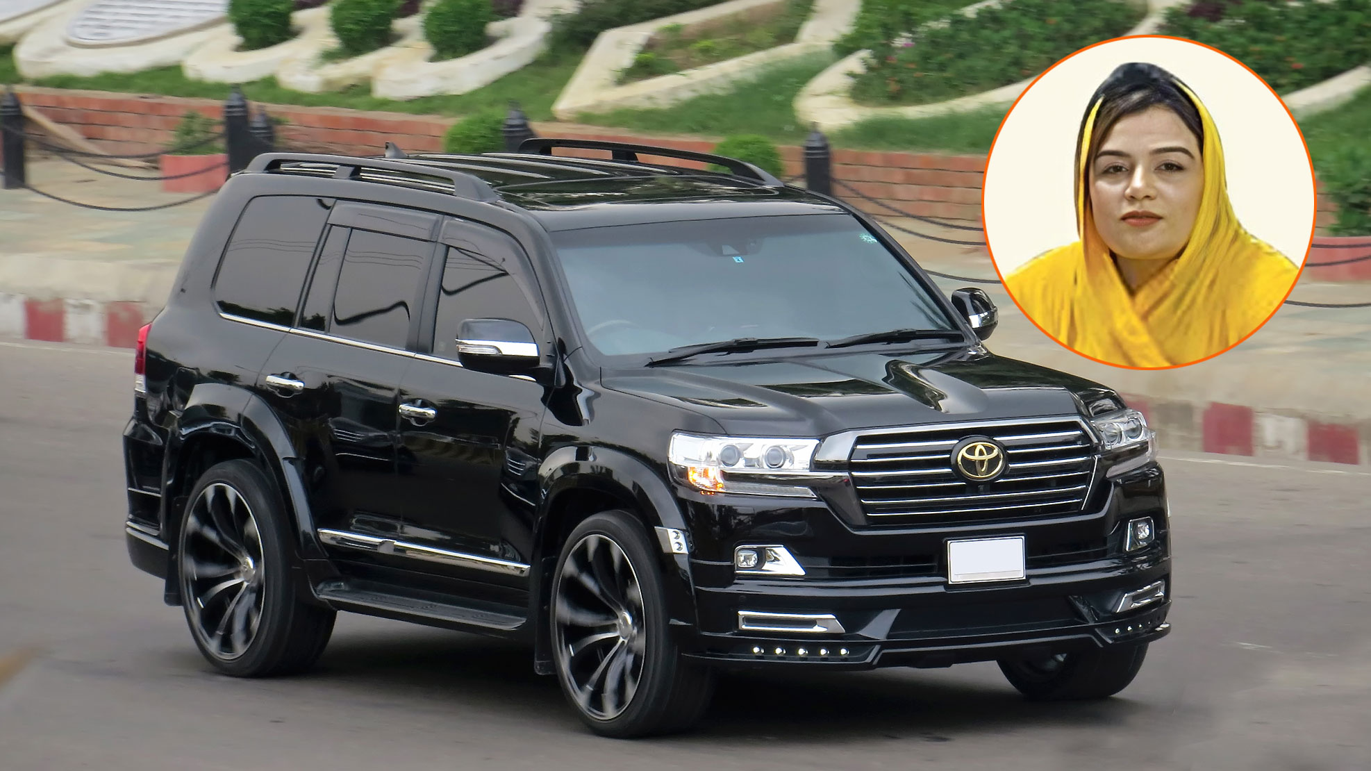 চট্টগ্রাম রেলওয়ে: ল্যান্ডক্রুজারে অফিসে যান দ্বিতীয় শ্রেণির কর্মচারী