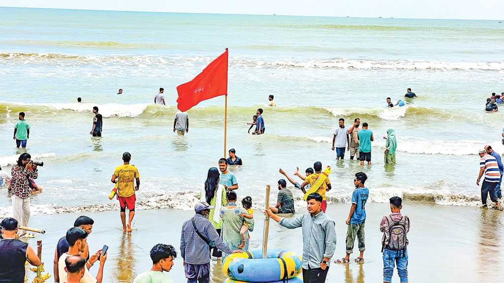 কক্সবাজার সৈকত: গুপ্তখালে মারা পড়ছে পর্যটক