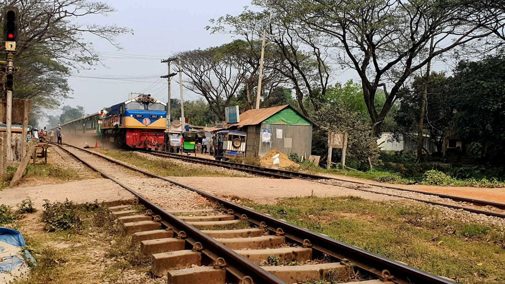 ৯২ লেভেল ক্রসিংয়ের ৬০টিই অরক্ষিত, ঝুঁকি