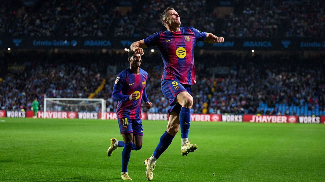 হ্যাটট্রিক করে দুই কিংবদন্তির পাশে লেভা