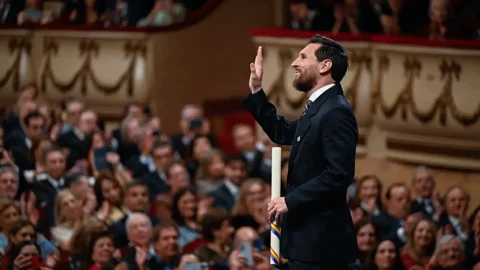 ফুটবল ইতিহাসে কীভাবে স্মরণীয় হয়ে থাকতে চান মেসি