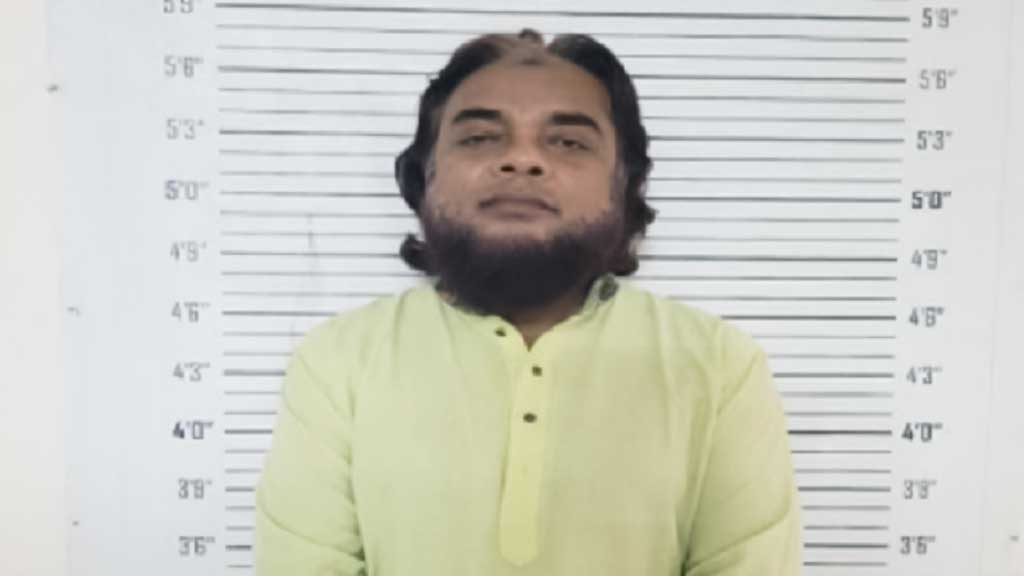 টিকাটুলি থেকে স্বেচ্ছাসেবক লীগ নেতা গ্রেপ্তার