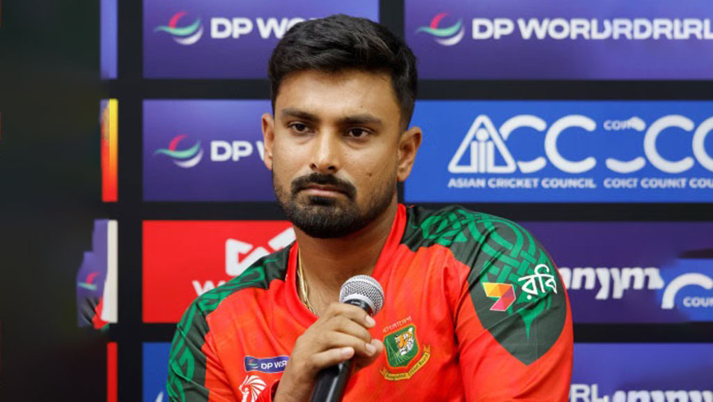 টস জিতে বোলিংয়ে বাংলাদেশ