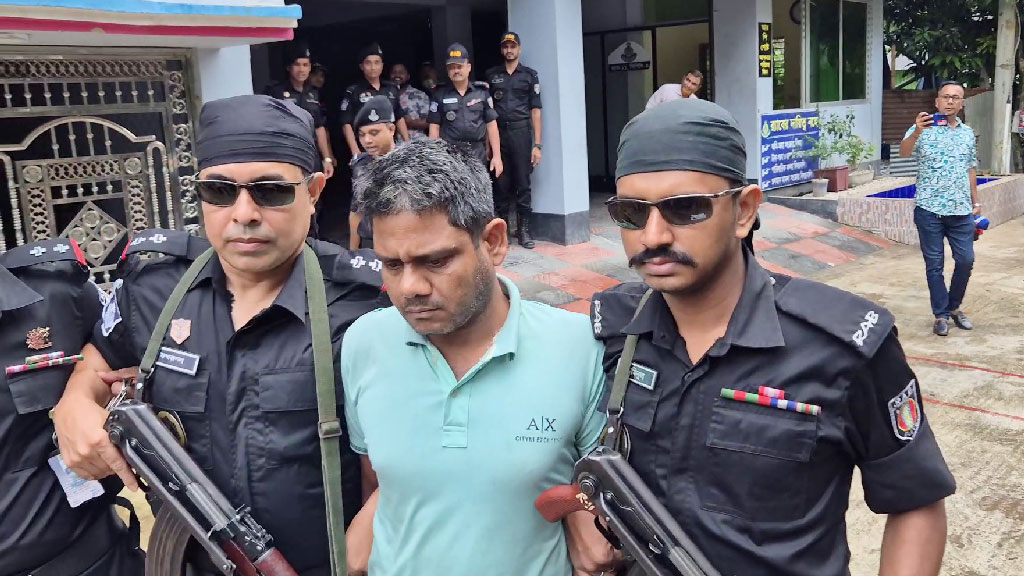 মাদক সেবনের টাকা না পেয়ে বাবাকে হত্যা মামলায় ছেলে গ্রেপ্তার