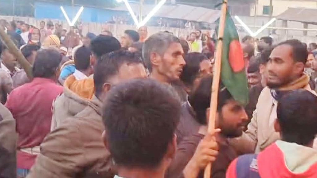 লক্ষ্মীপুরে জেএসডির জনসভায় আসার পথে হামলা-ভাঙচুর, গুলিবিদ্ধসহ আহত ১৫