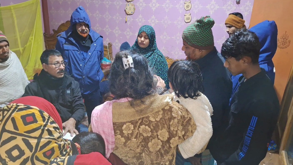 লক্ষ্মীপুরে ঘরে ঢুকে নারীকে কুপিয়ে হত্যা