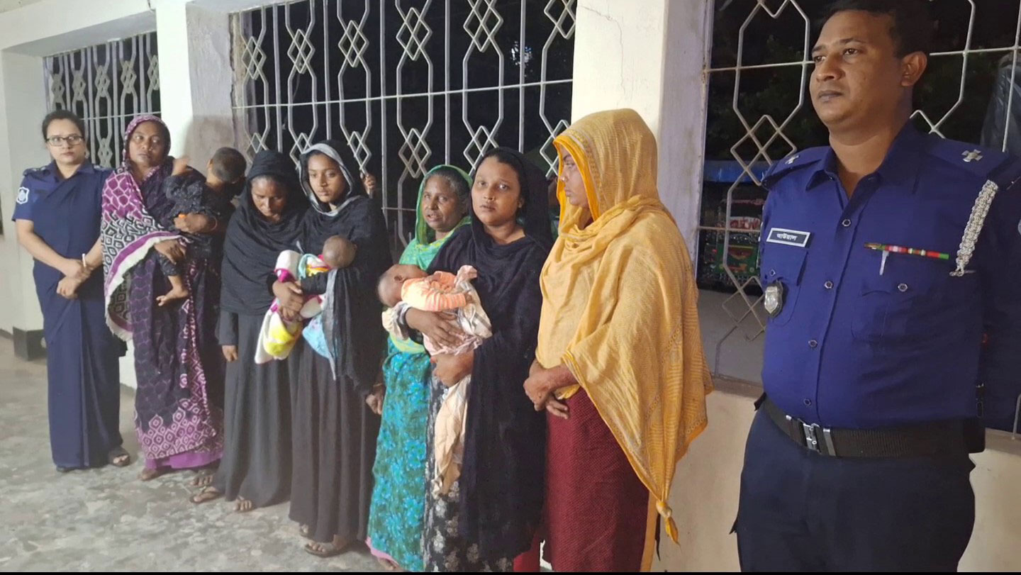 রোগী সেজে লক্ষ্মীপুর সদর হাসপাতালে চুরি, সাত নারী গ্রেপ্তার