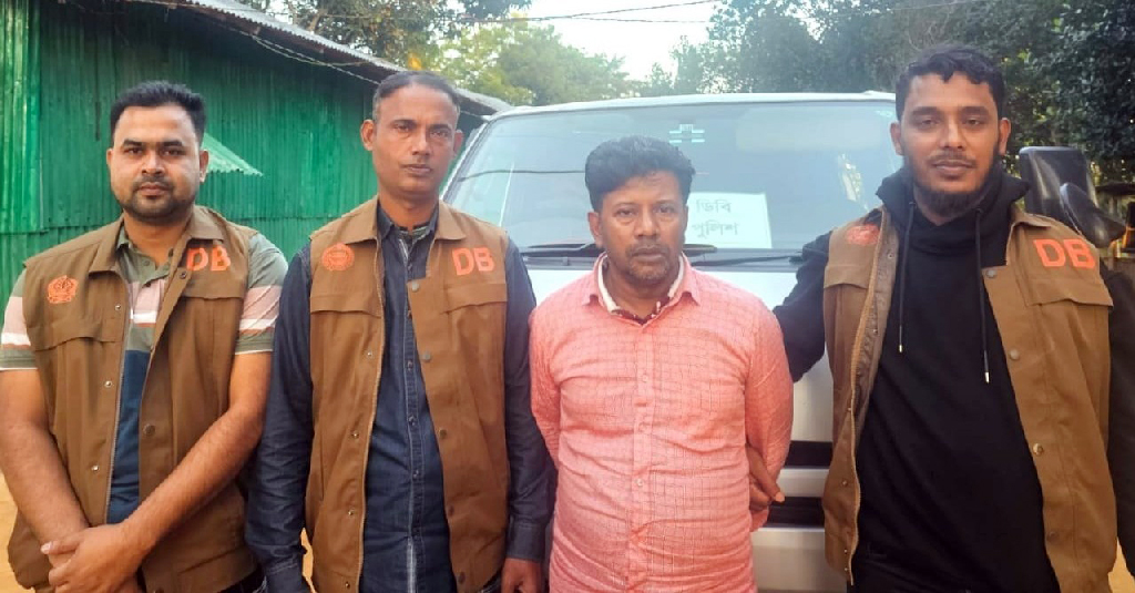 লক্ষ্মীপুরে ‘অস্ত্র কারখানার মালিক’ নুর উদ্দিন গ্রেপ্তার