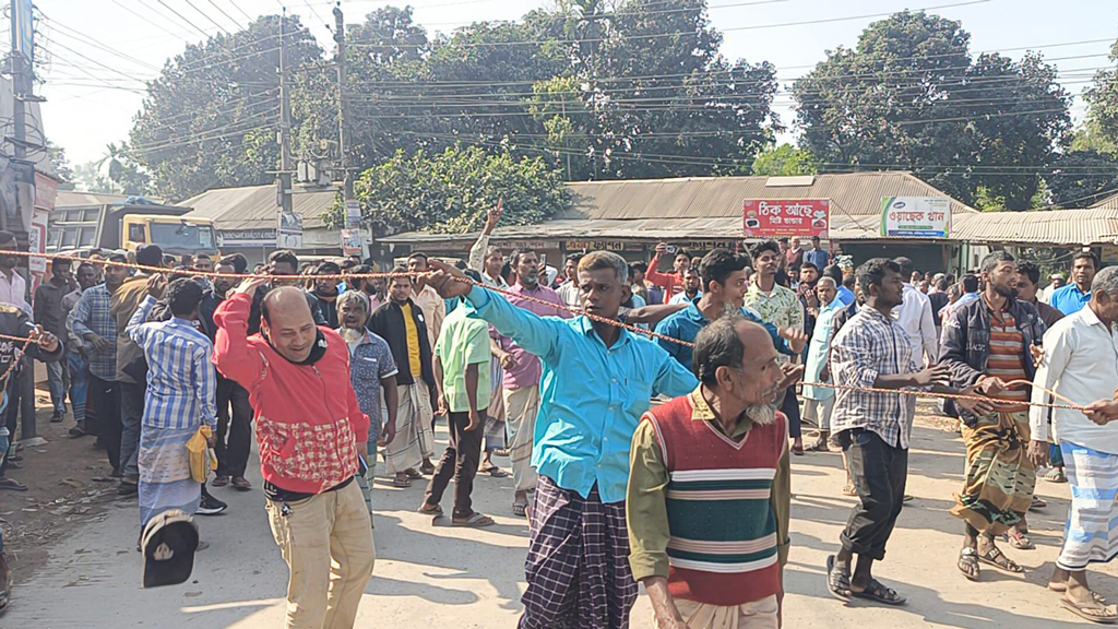 সার না পেয়ে কৃষকদের ফের মহাসড়ক অবরোধ